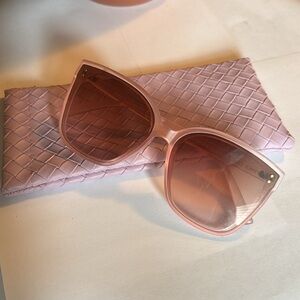 Vince Camuto sun glasses